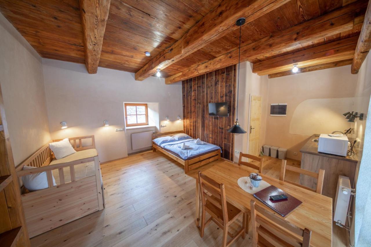Apartment Ve Mlyne Teplice nad Metuji Ngoại thất bức ảnh
